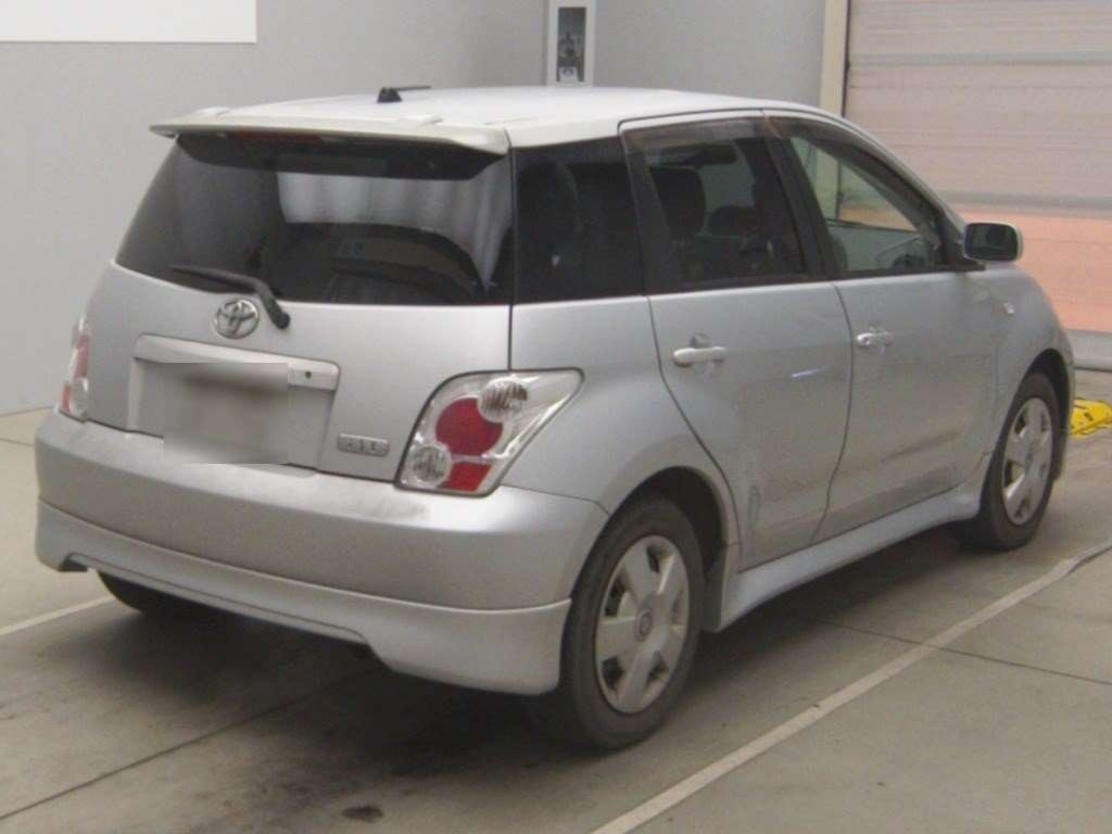 TOYOTA IST
