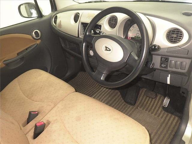 DAIHATSU MOVE LATTE