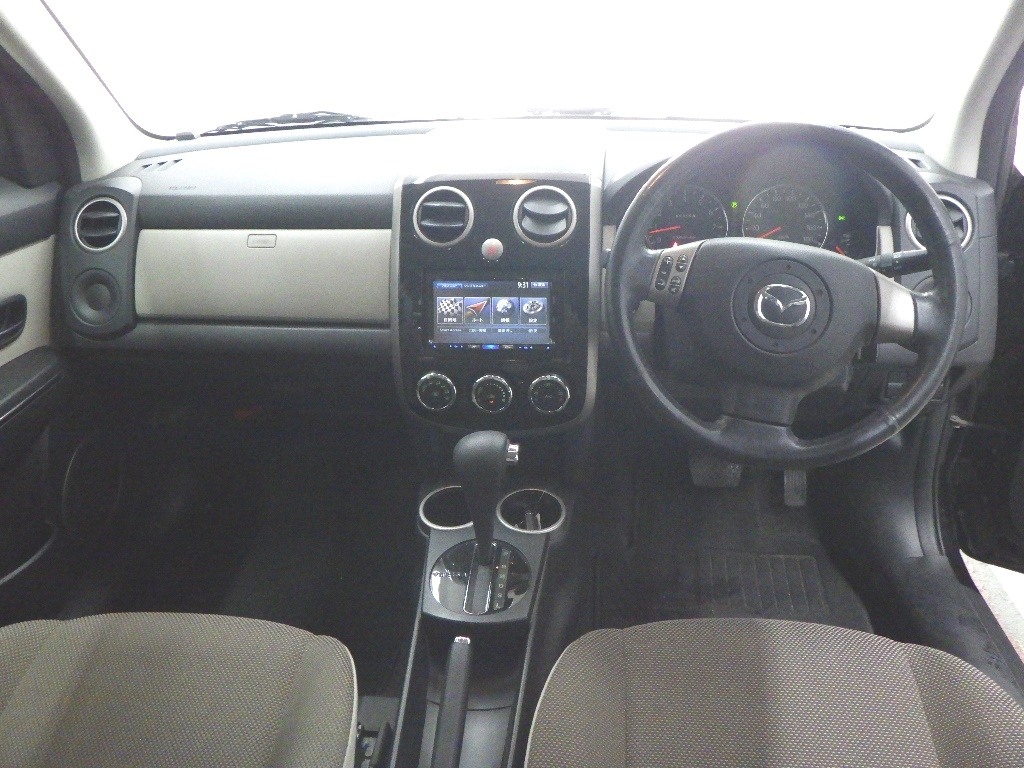 MAZDA VERISA