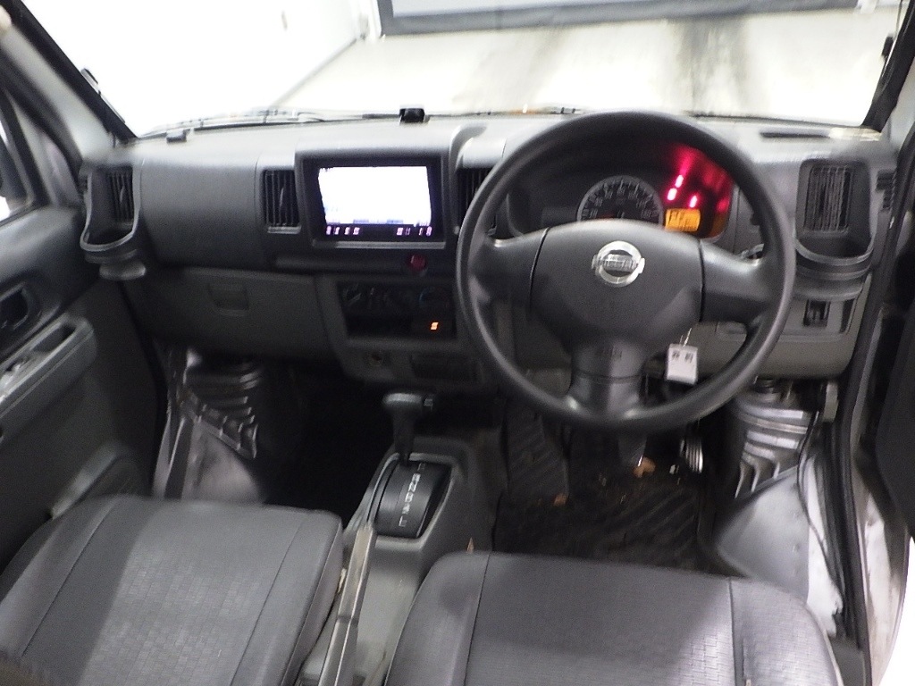 NISSAN NV100 CLIPPER