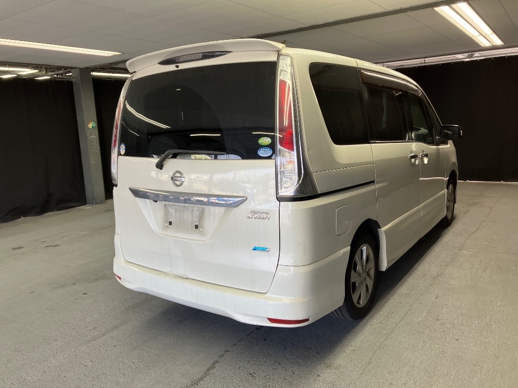 NISSAN SERENA