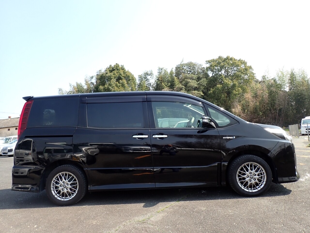 TOYOTA NOAH