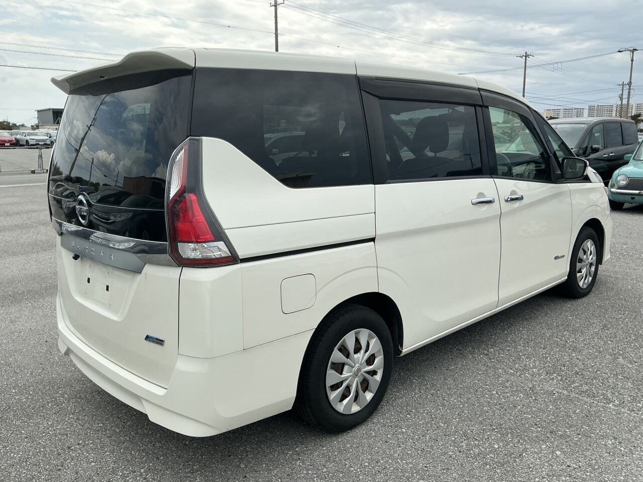 NISSAN SERENA