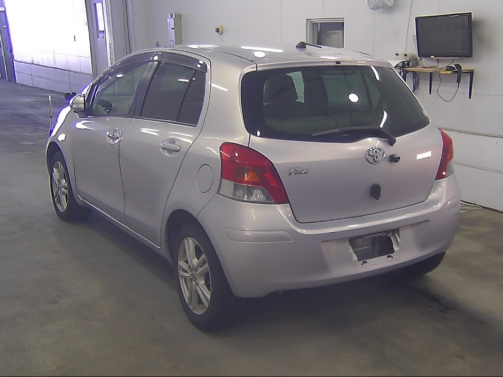 TOYOTA VITZ