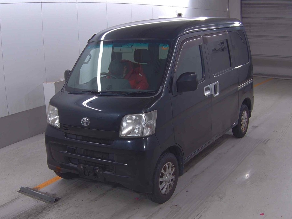 TOYOTA PIXIS VAN