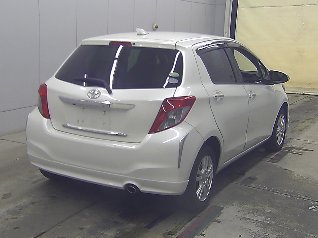 TOYOTA VITZ