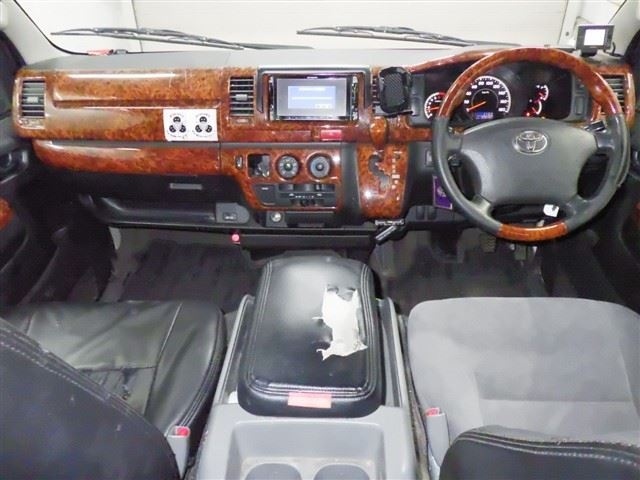 TOYOTA REGIUS ACE