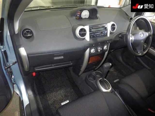 TOYOTA IST