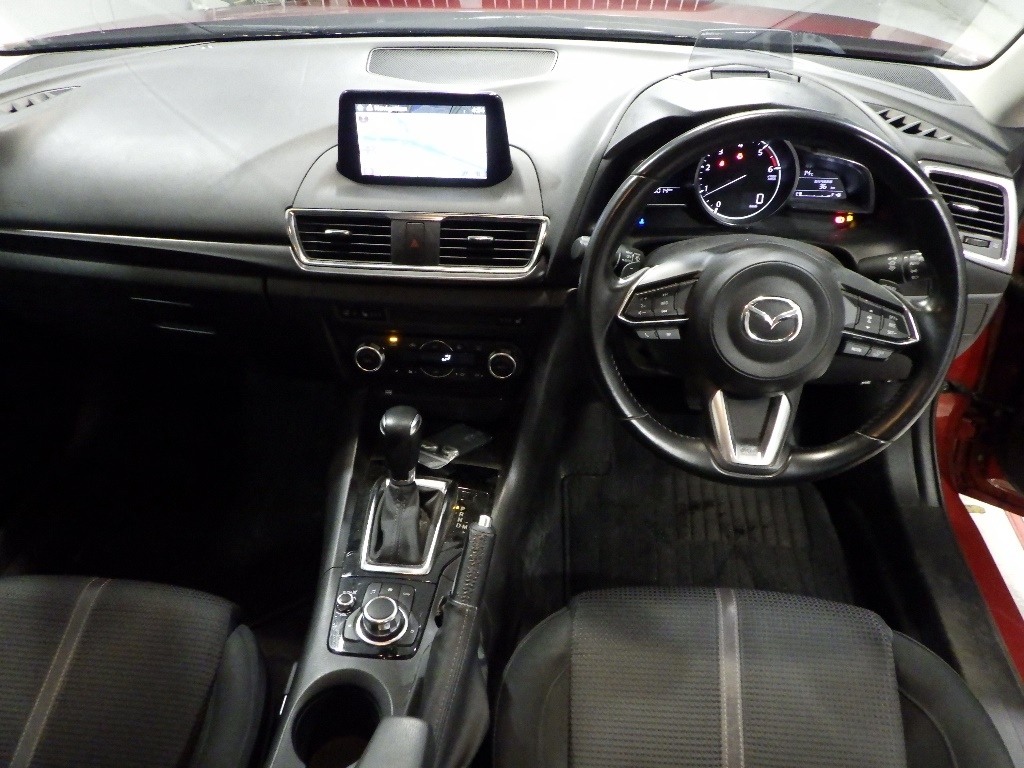 MAZDA AXELA