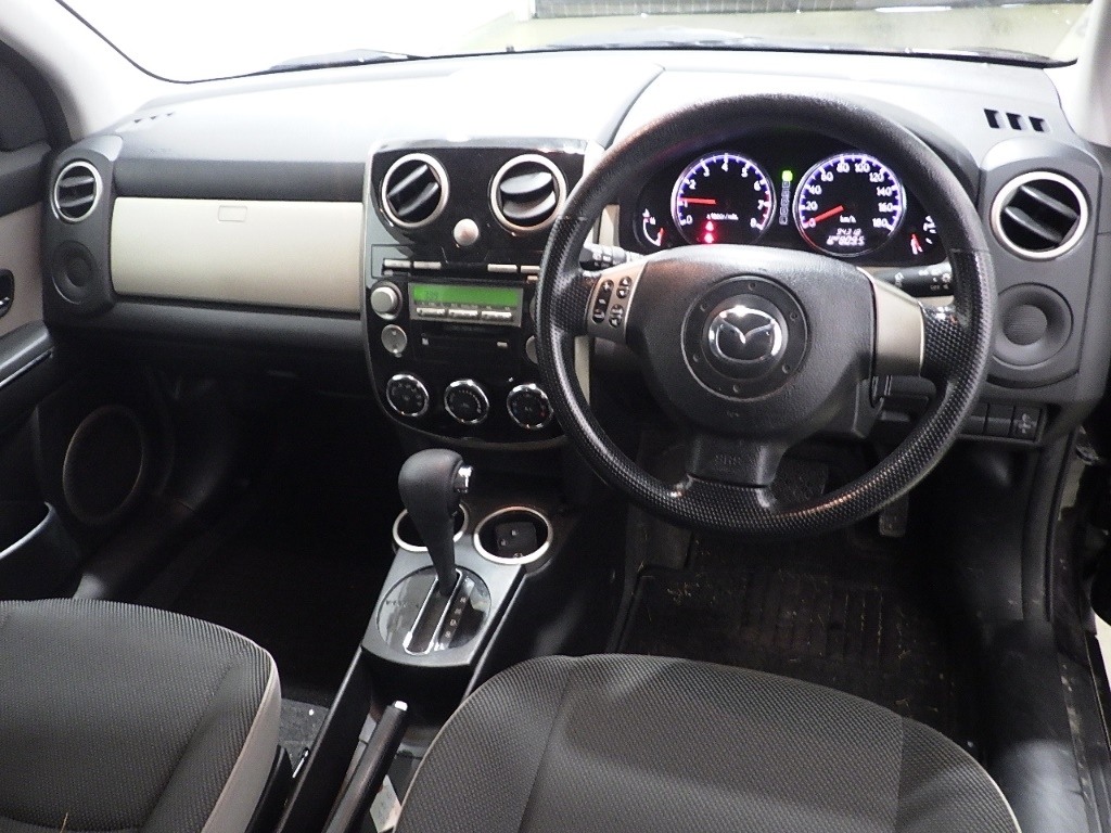 MAZDA VERISA