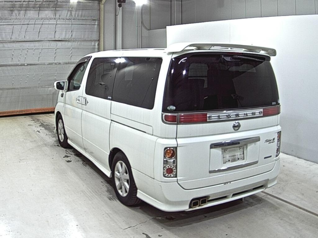 NISSAN ELGRAND