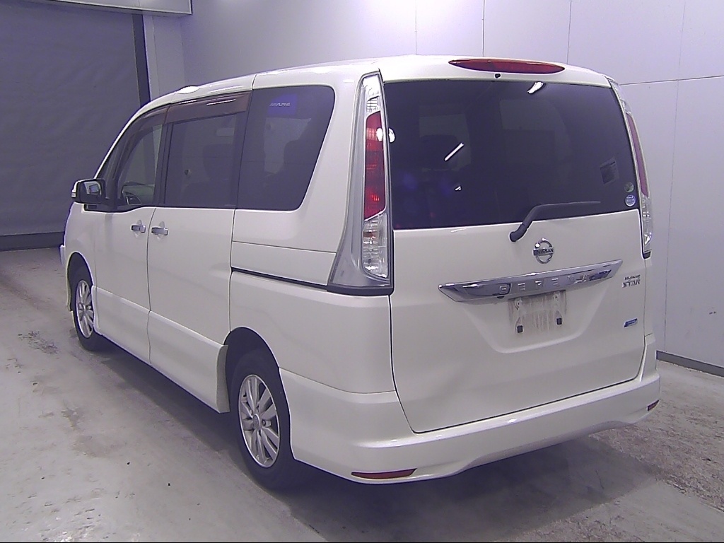 NISSAN SERENA