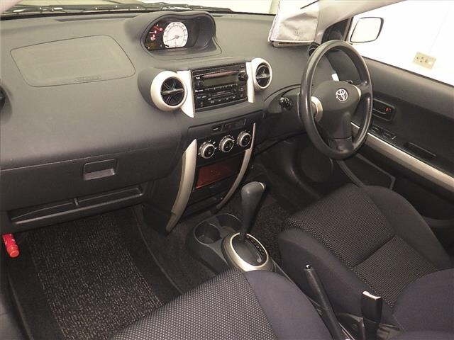TOYOTA IST