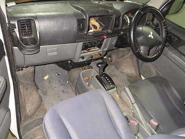 MITSUBISHI MINICAB