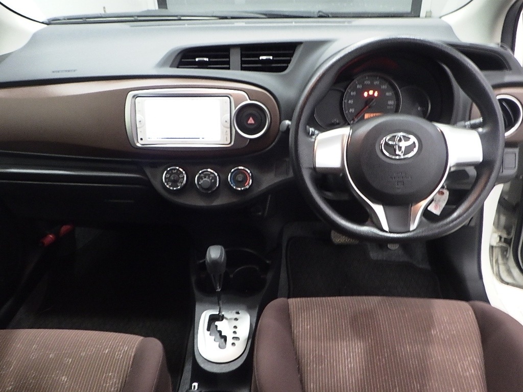 TOYOTA VITZ