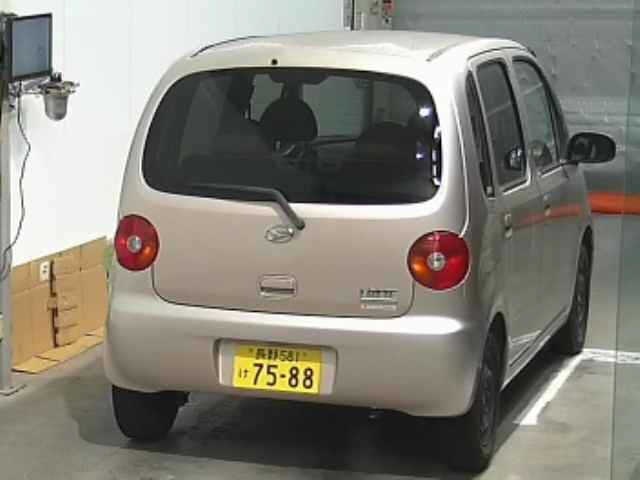 DAIHATSU MOVE LATTE