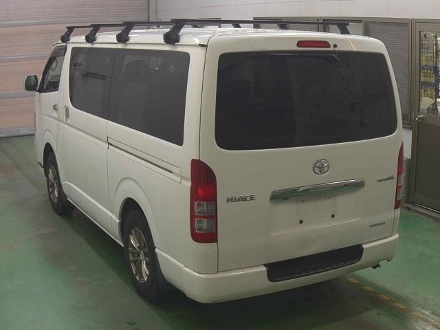 TOYOTA REGIUS ACE