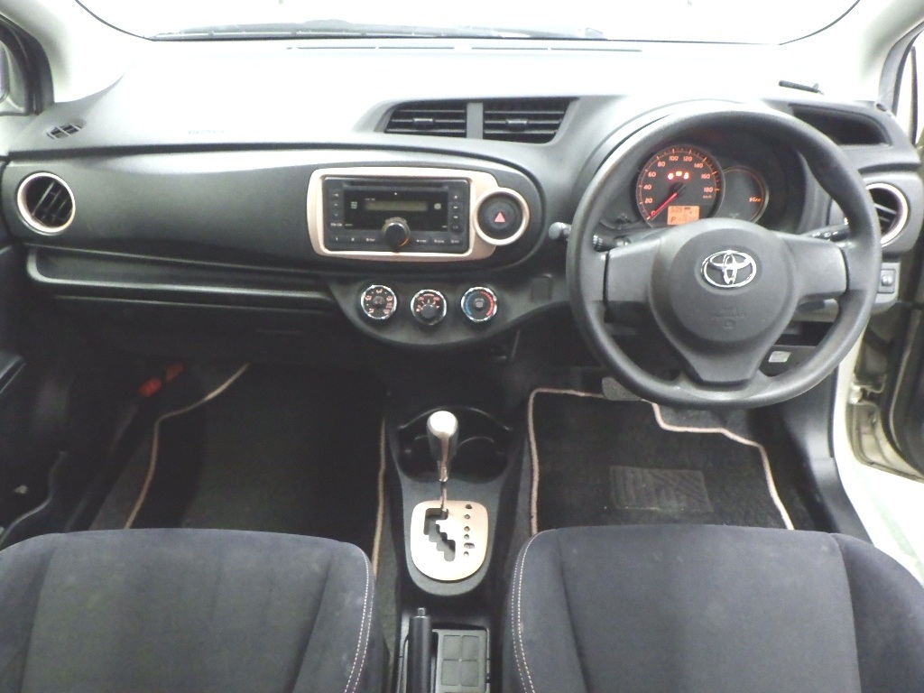 TOYOTA VITZ