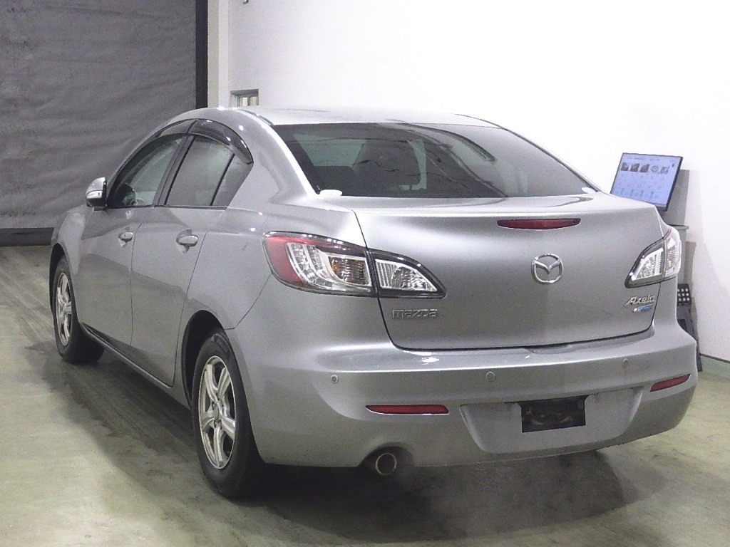 MAZDA AXELA