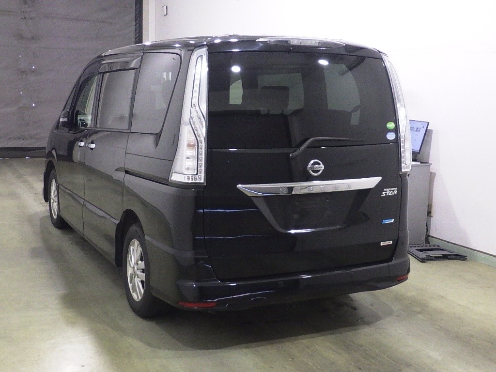 NISSAN SERENA