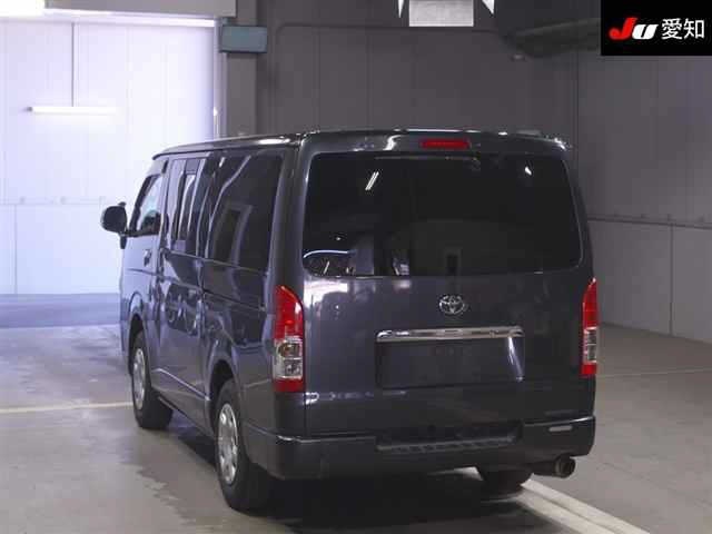 TOYOTA REGIUS ACE
