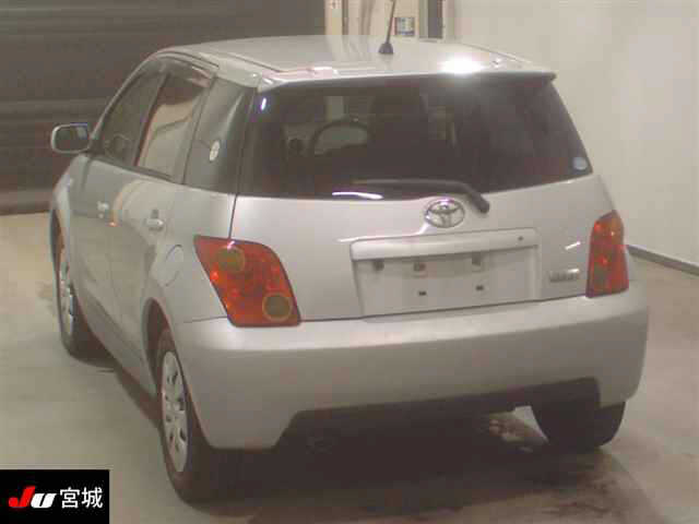 TOYOTA IST