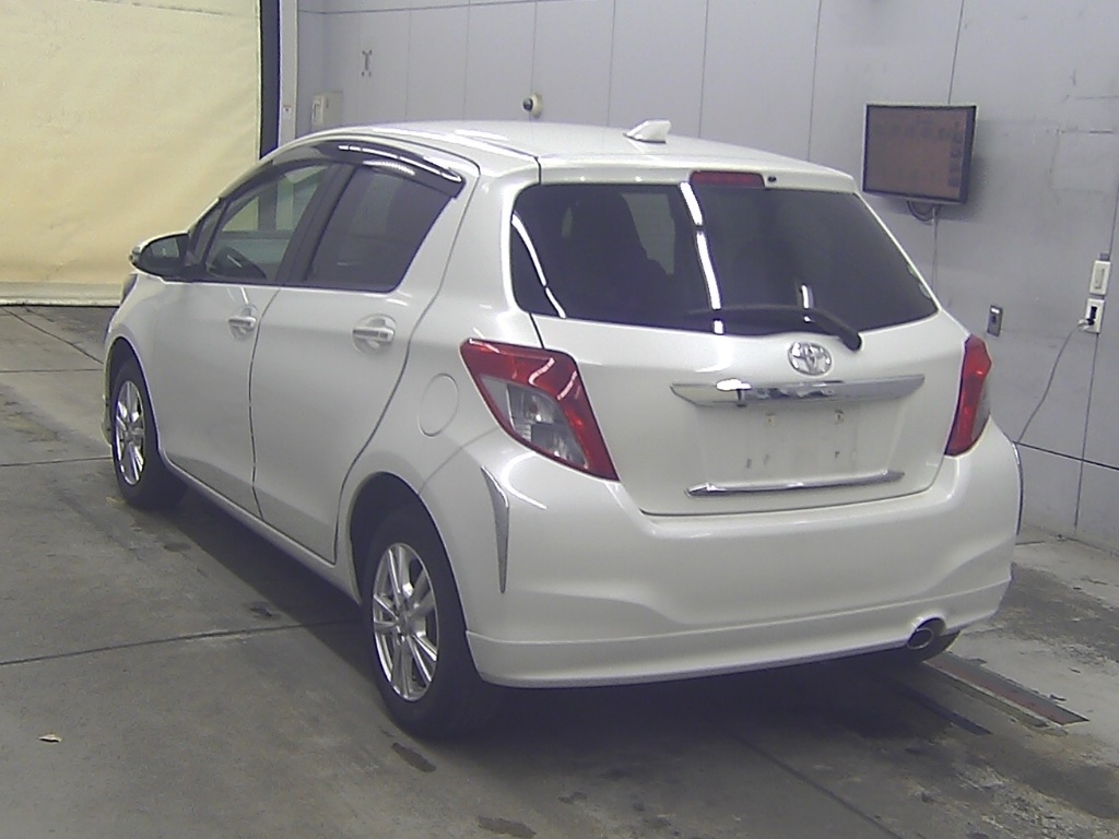TOYOTA VITZ