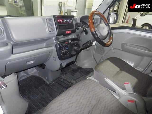 MITSUBISHI MINICAB