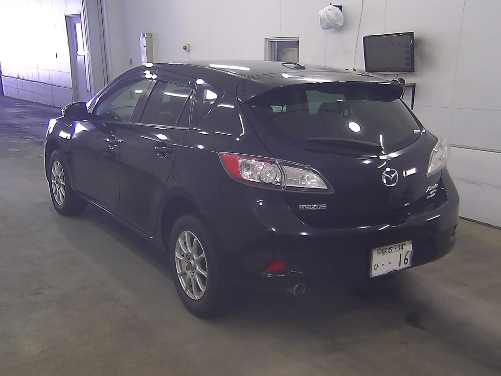 MAZDA AXELA