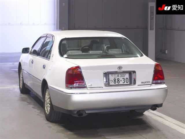 TOYOTA CROWN MAJESTA
