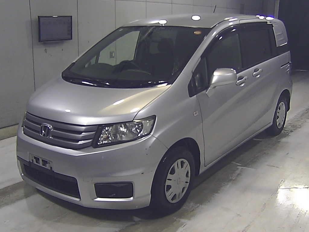 HONDA FREED SPIKE