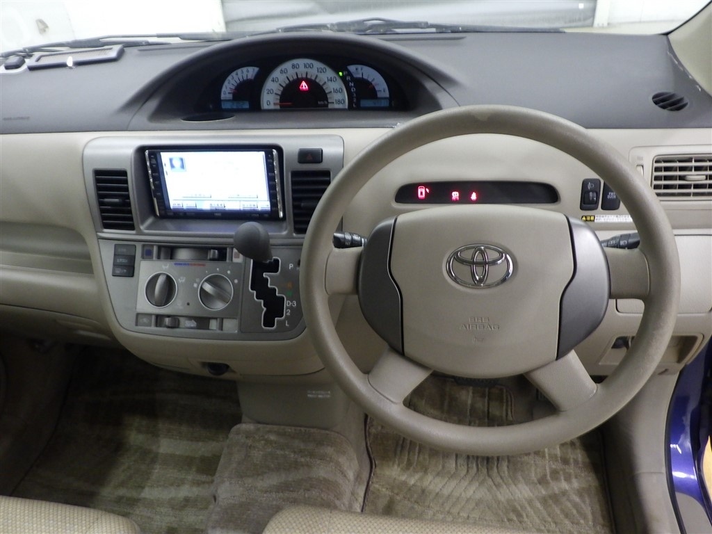 TOYOTA RAUM