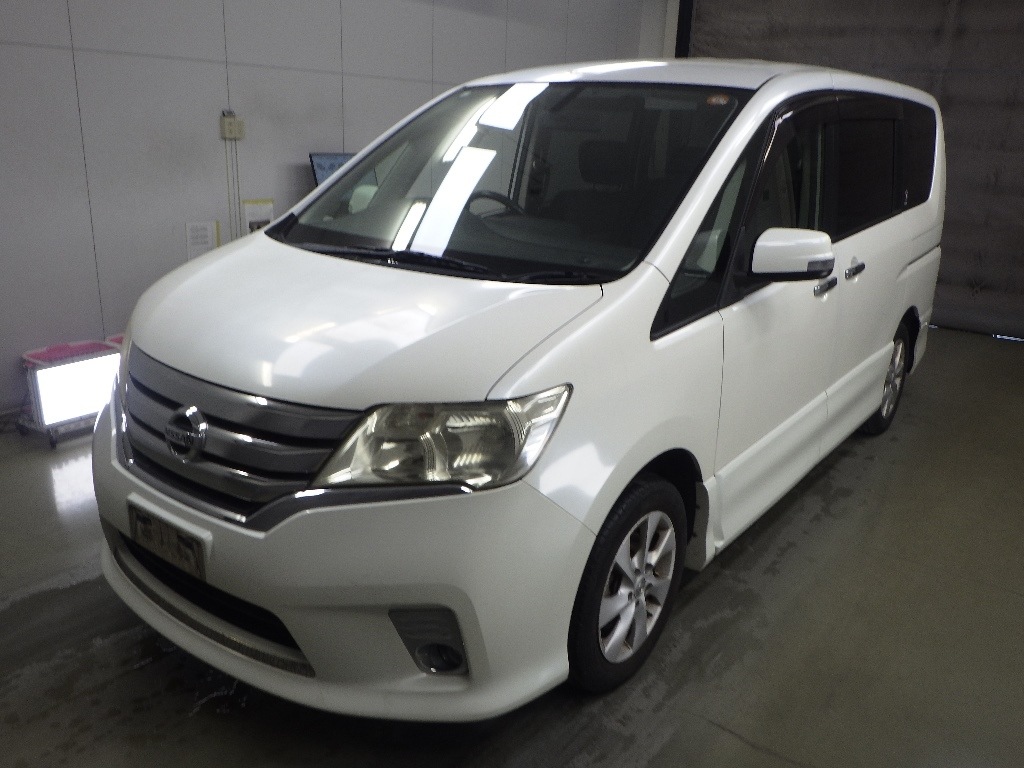 NISSAN SERENA