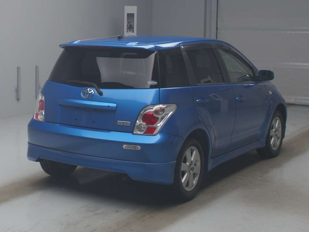 TOYOTA IST
