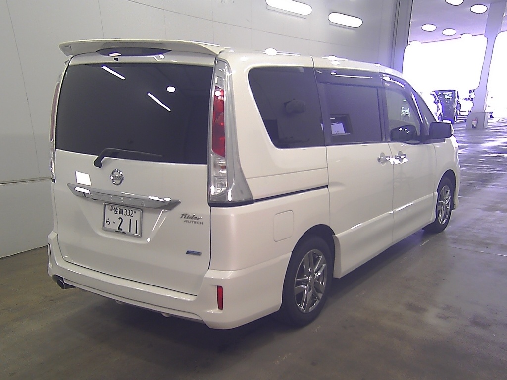 NISSAN SERENA