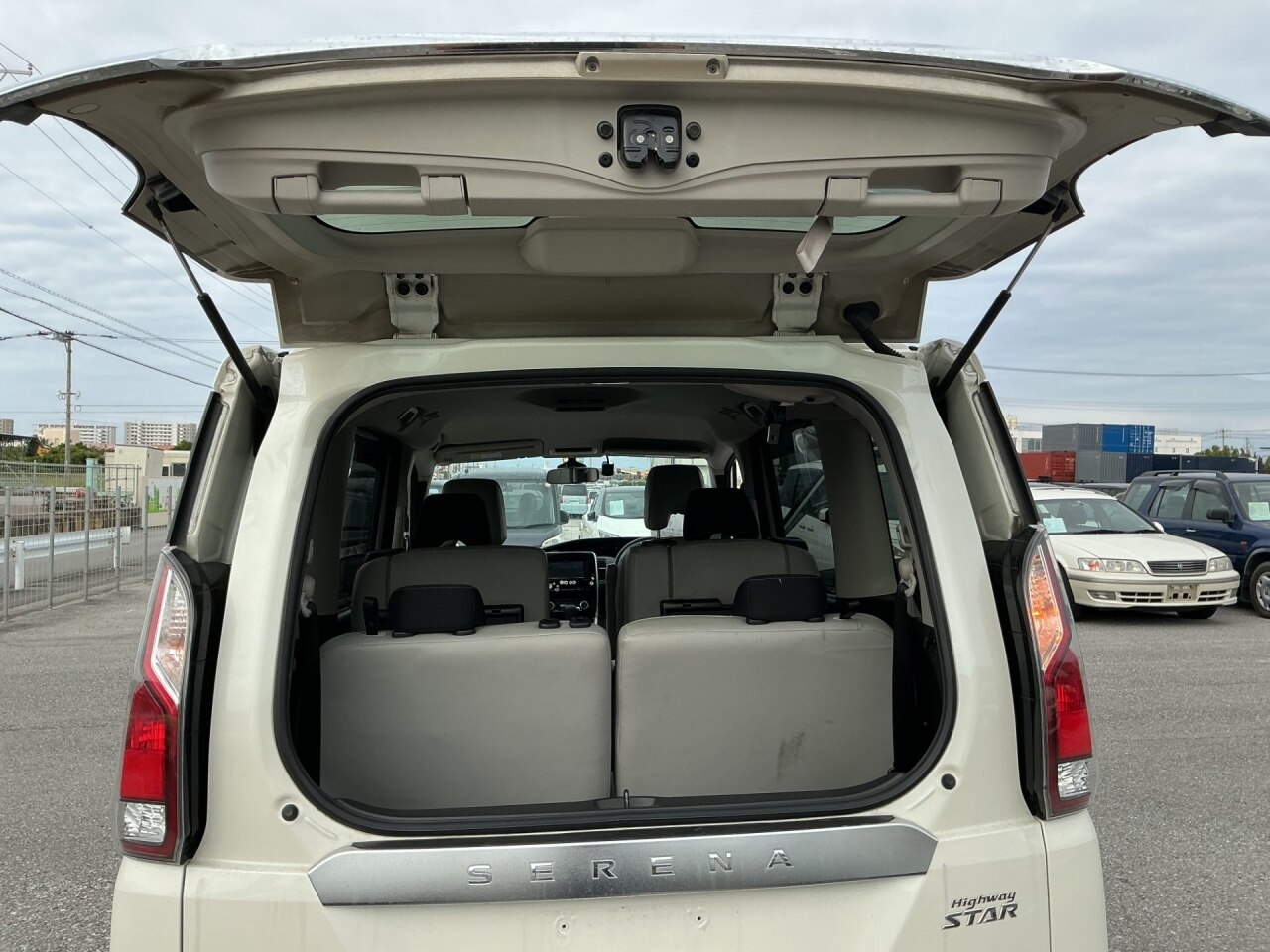 NISSAN SERENA