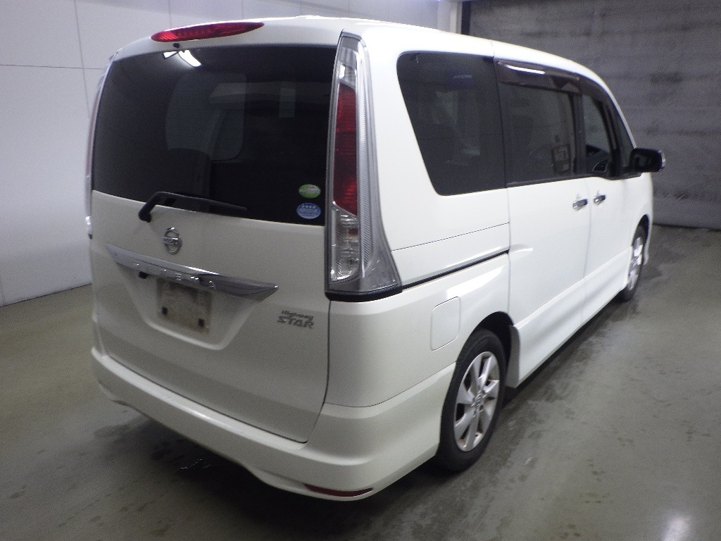 NISSAN SERENA