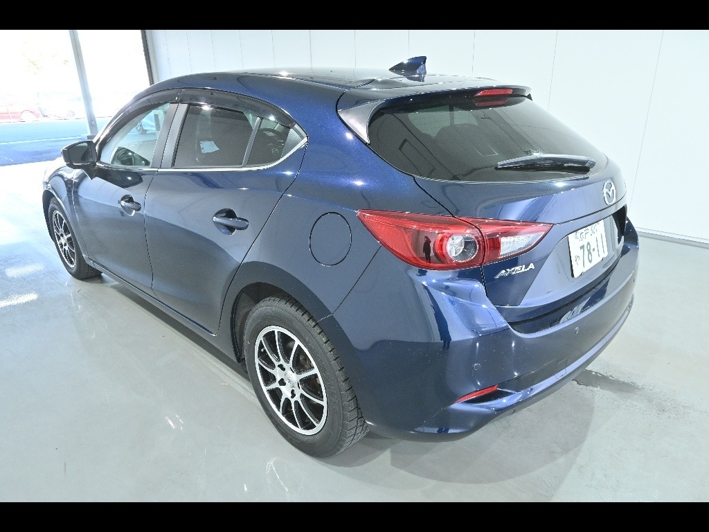 MAZDA AXELA