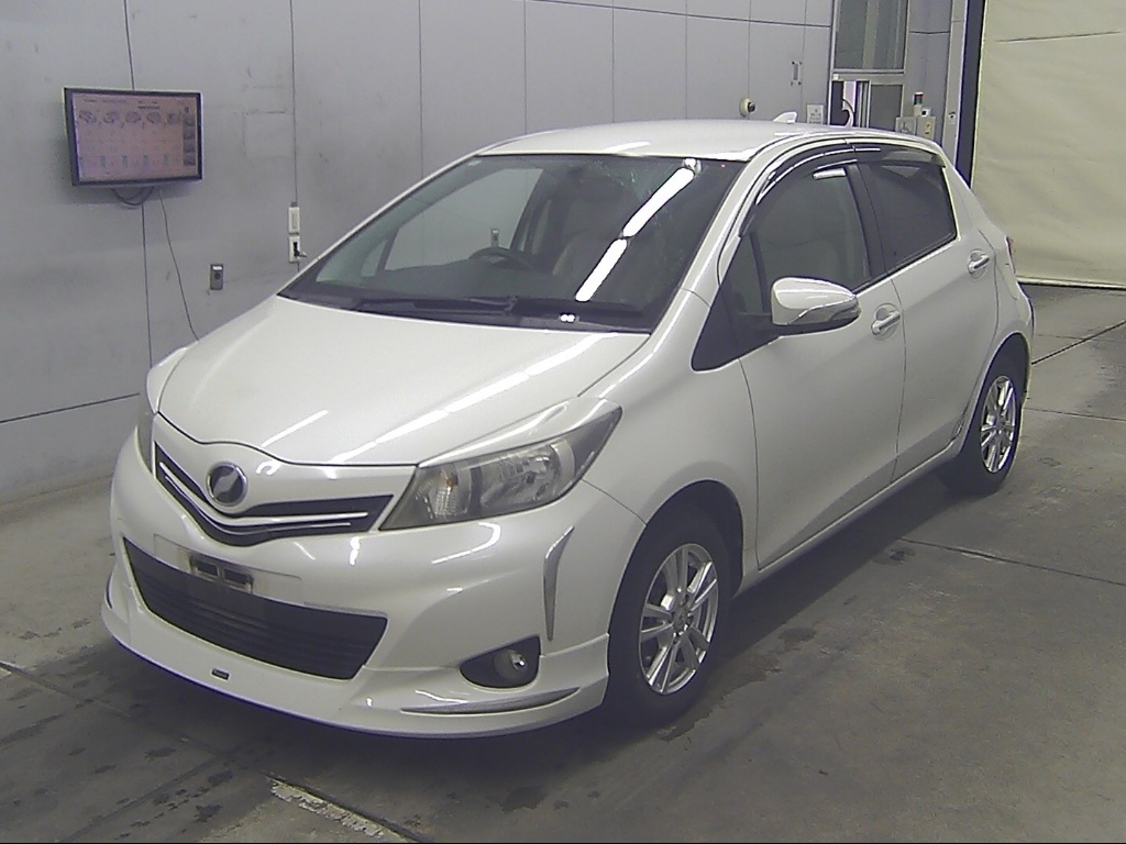 TOYOTA VITZ