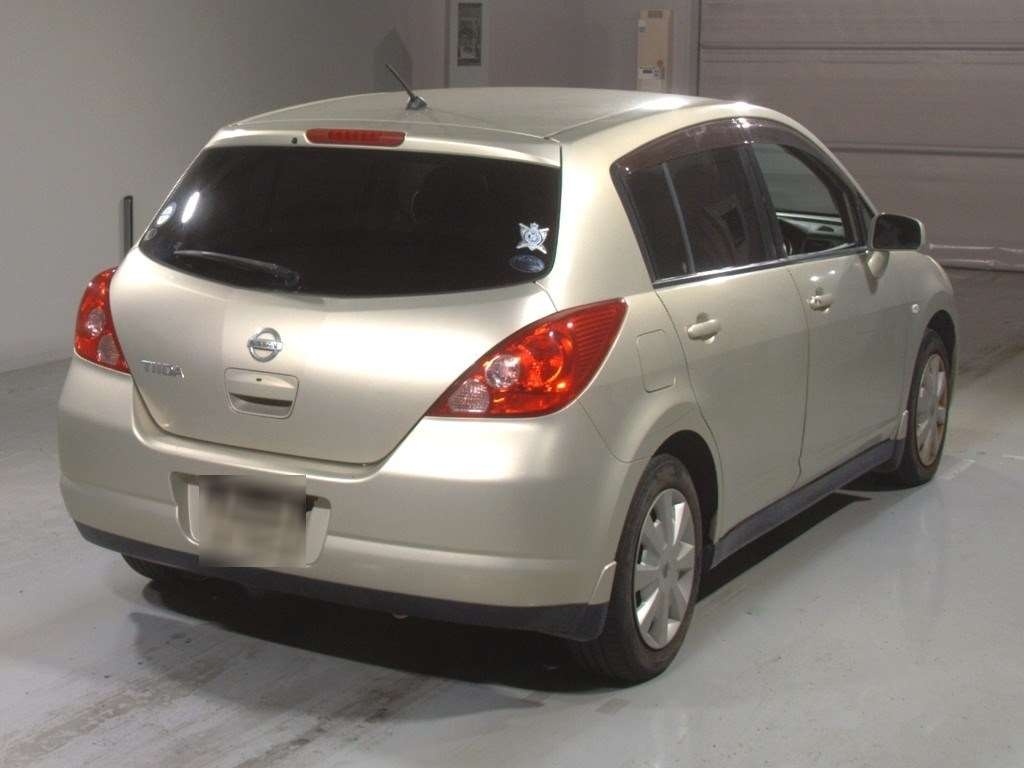 NISSAN TIIDA