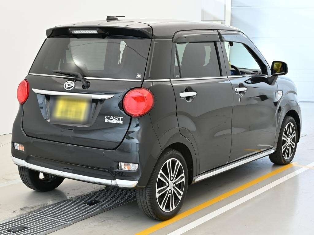 DAIHATSU CAST