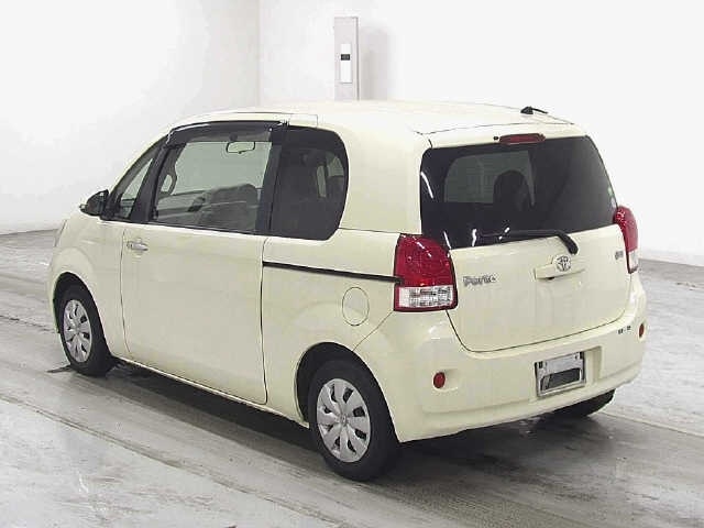 TOYOTA PORTE
