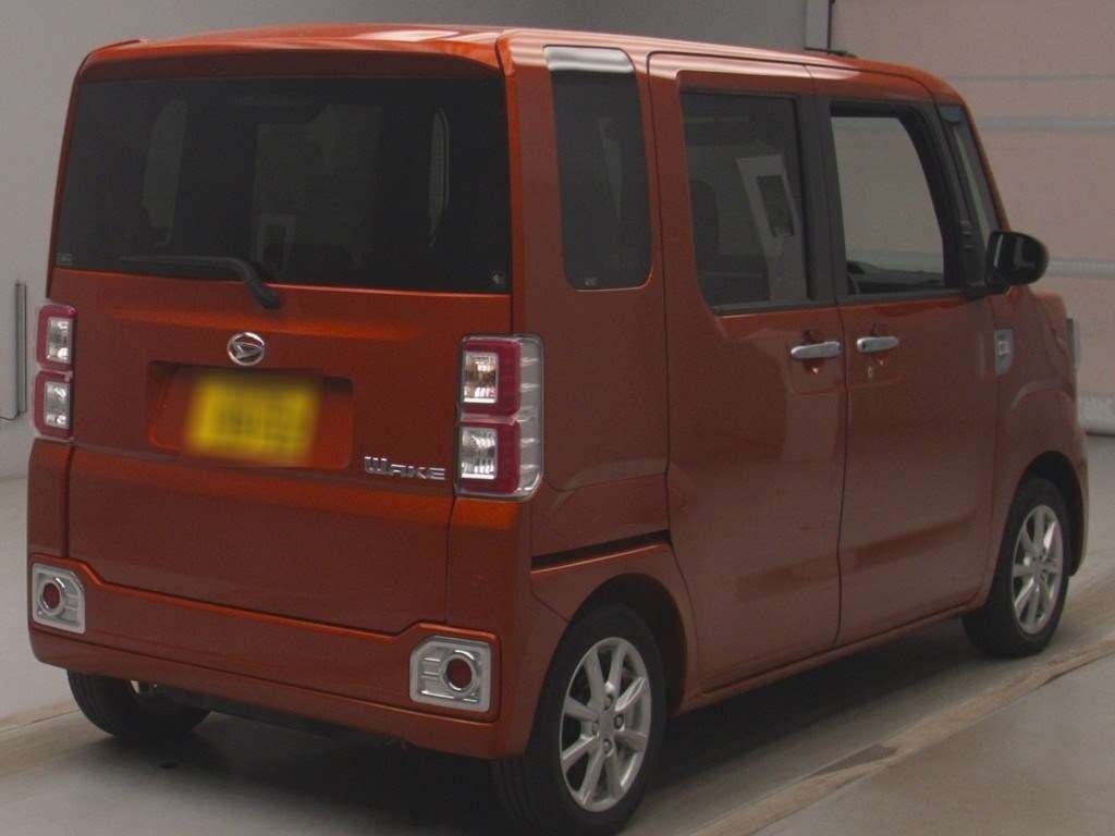DAIHATSU WAKE