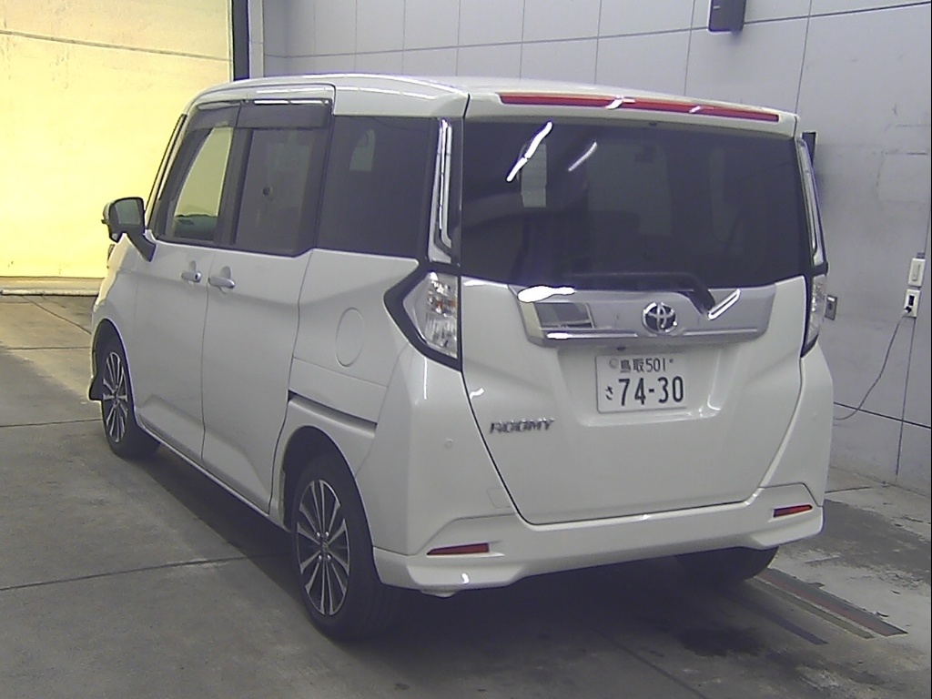 TOYOTA ROOMY