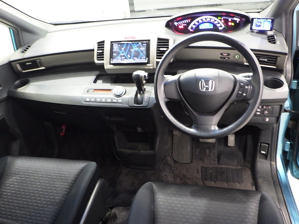 HONDA FREED SPIKE