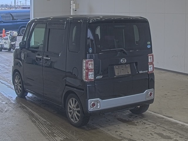 DAIHATSU WAKE