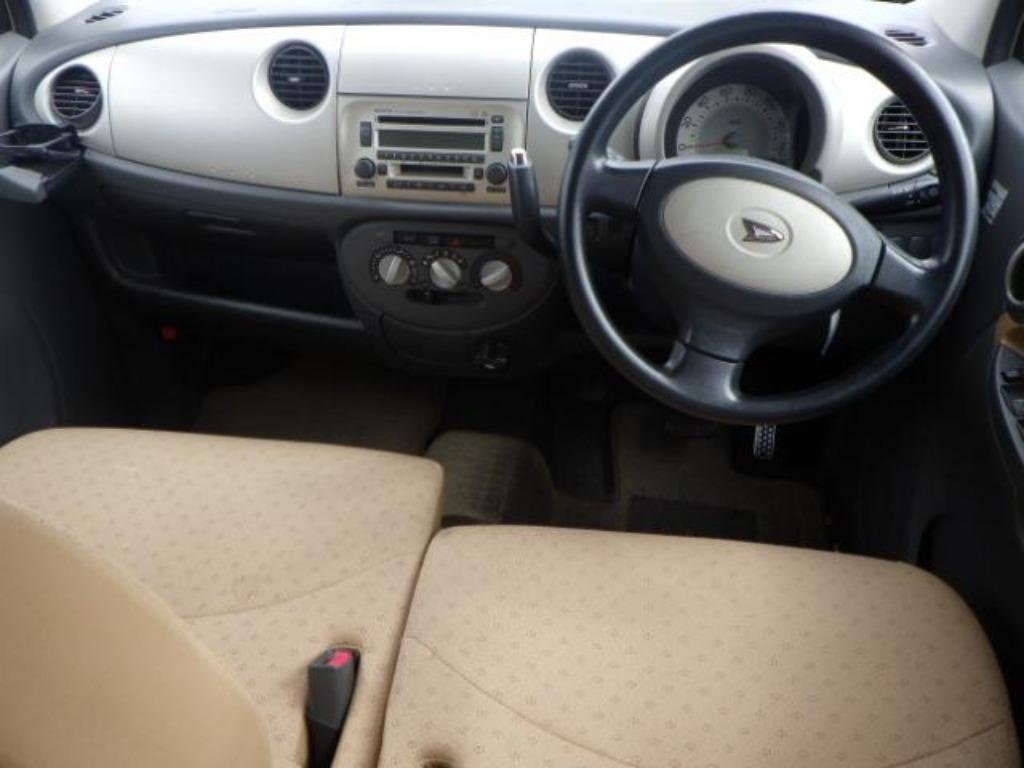 DAIHATSU MOVE LATTE