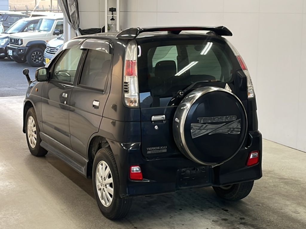 DAIHATSU TERIOS KID