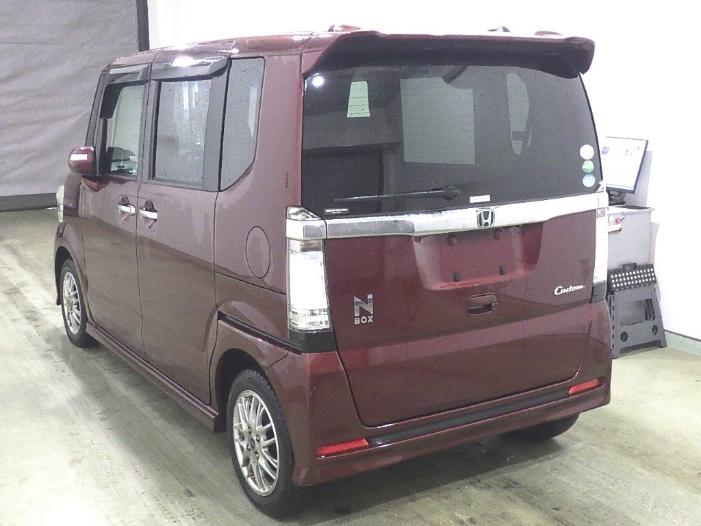 HONDA N-BOX