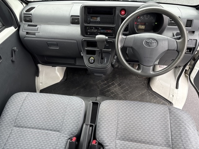 TOYOTA PIXIS VAN